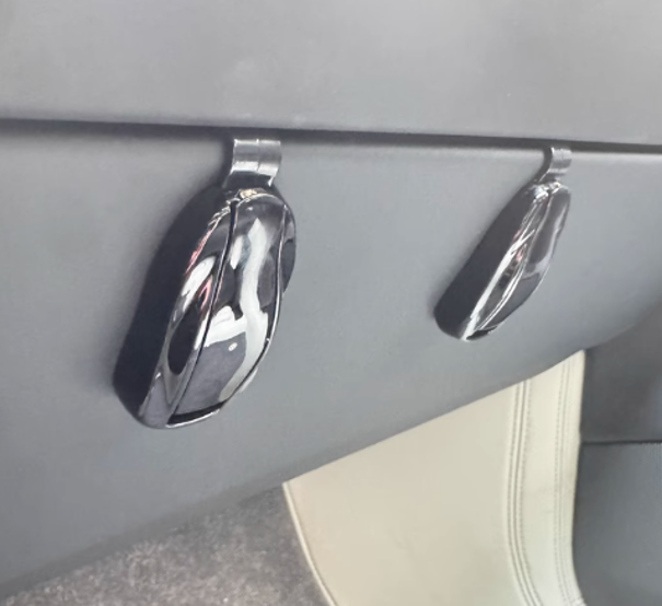 Trunk hook [double hook version]
